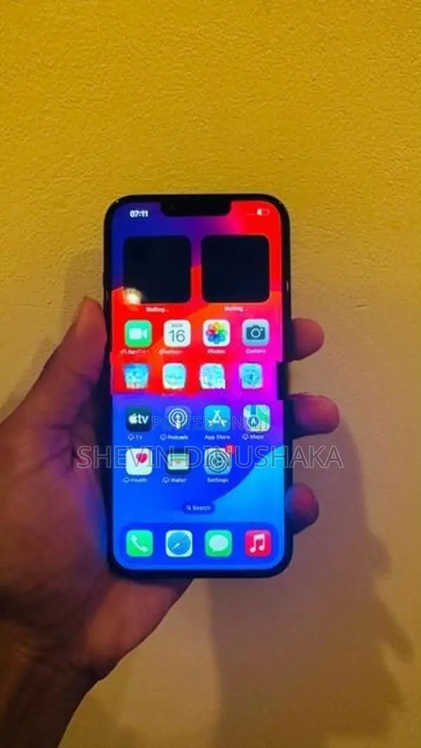 Apple iPhone 13 (Used)