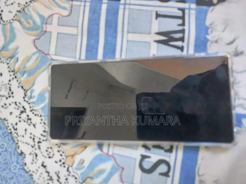Samsung Galaxy S20 (Used)