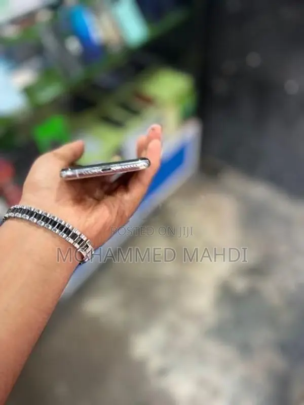 Apple iPhone XS (Used)