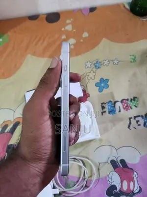 Apple iPhone 15 (Used)