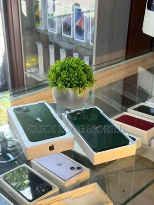 Apple iPhone 13 256GB (Used)