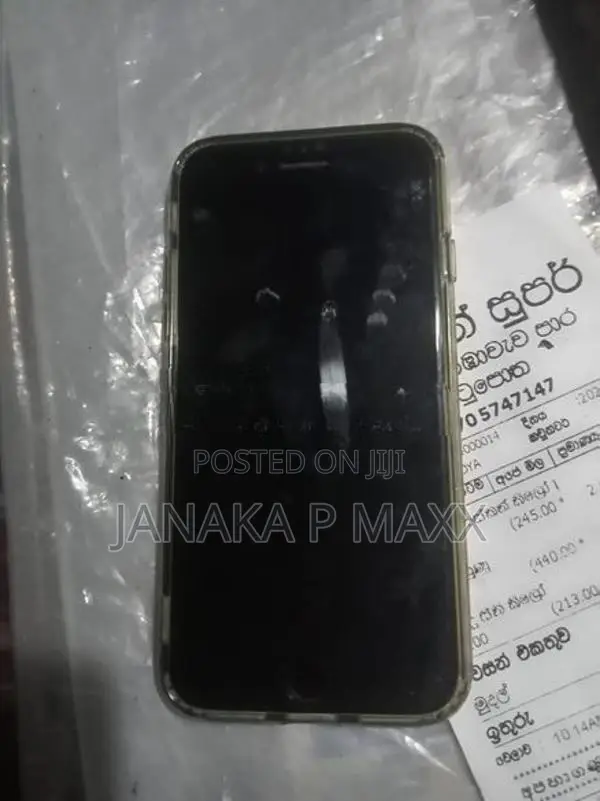 Apple iPhone SE 2 (Used)