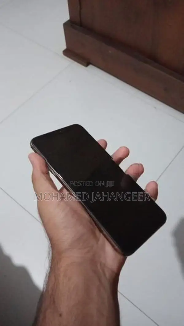 Apple iPhone XS Max 64GB (Used)