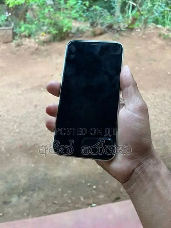 Apple iPhone XR 64GB (Used)