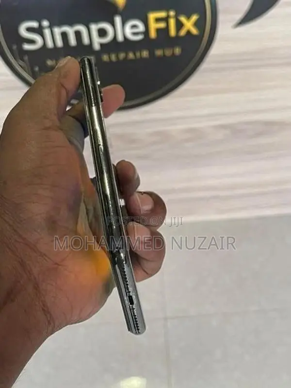 Apple iPhone XS (Used)