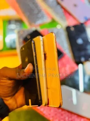 Apple iPhone 8 (Used)