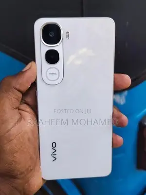 Vivo Y400 5g 8/128 (Used)