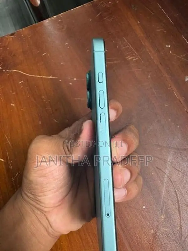 Apple iPhone 16 128 GB (Used)