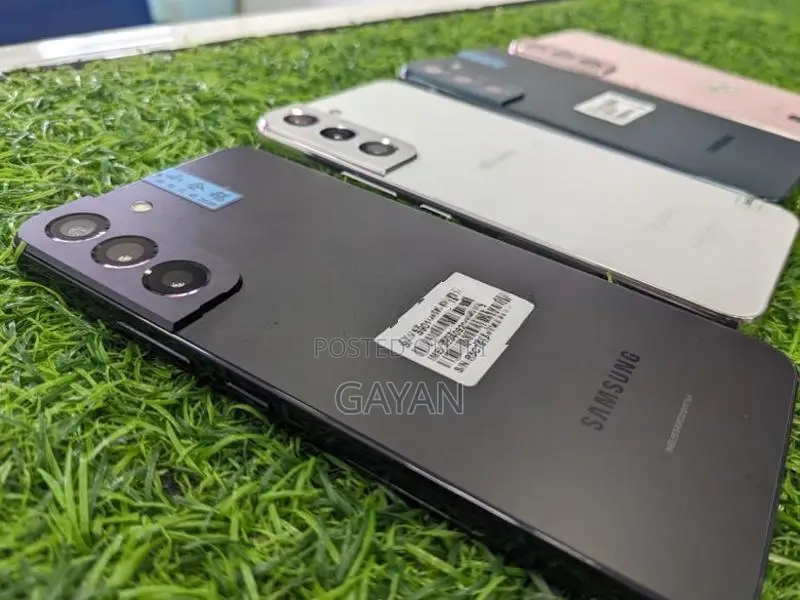 Samsung Galaxy S22 8GB RAM 128GB 5G (Used)