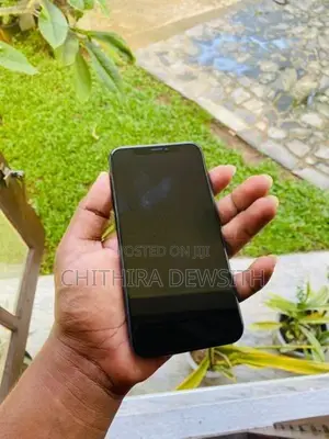 Apple iPhone XS (Used)
