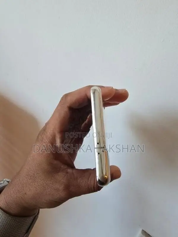 Samsung Galaxy S21 (Used)