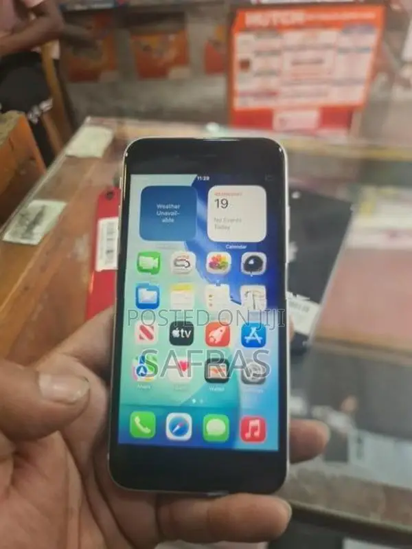 Apple iPhone SE 2 (Used)