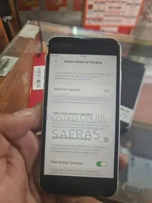 Apple iPhone SE 2 (Used)