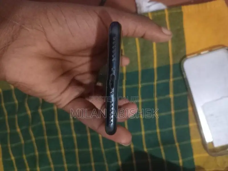 Apple iPhone 7 (Used)
