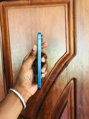 Apple iPhone 13 (Used)