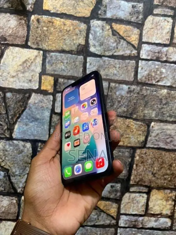 Apple iPhone 12 128GB (Used)