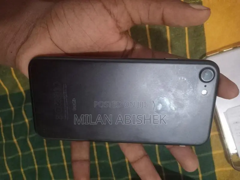 Apple iPhone 7 (Used)
