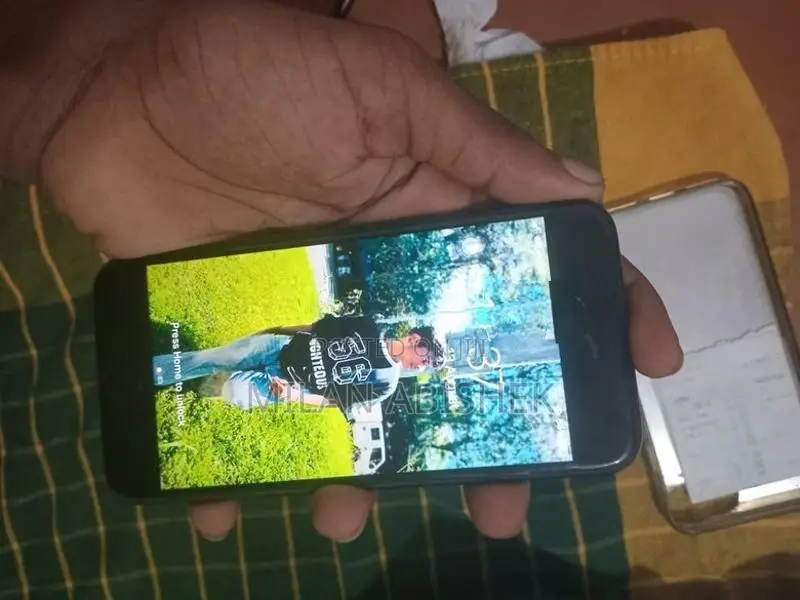 Apple iPhone 7 (Used)