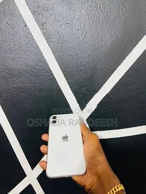Apple iPhone 11 (Used)
