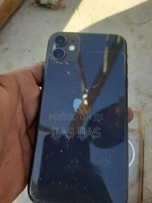 Apple iPhone 11 I Phone (Used)