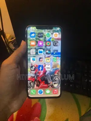 Apple iPhone XS Max (Used)