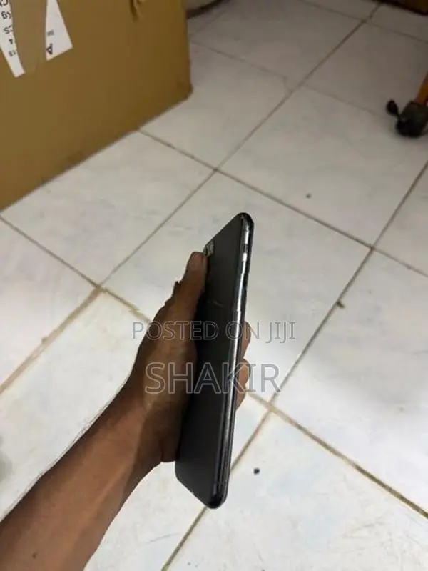 Apple iPhone 11 Pro Max (Used)