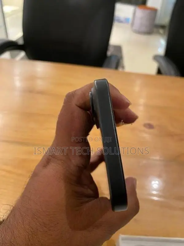 Apple iPhone 16 (Used)