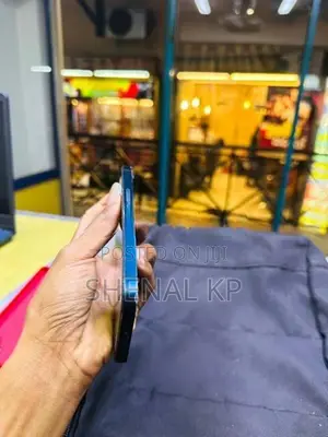 Apple iPhone 13 (Used)