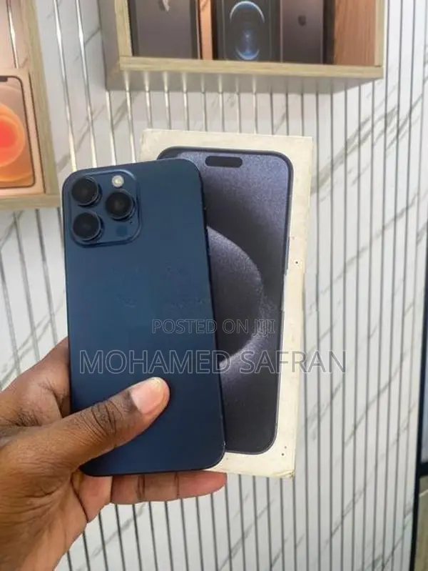 Apple iPhone 15 Pro Max 256GB (Used)