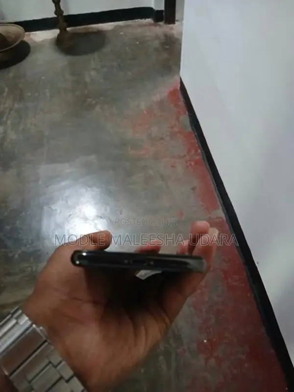 Apple iPhone X (Used)