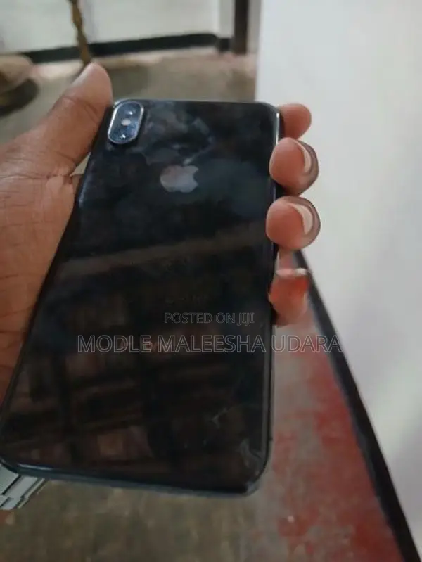 Apple iPhone X (Used)