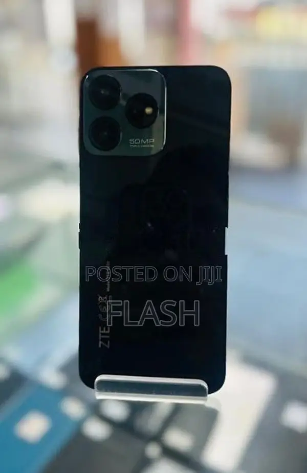 ZTE V50 256GB (Used)