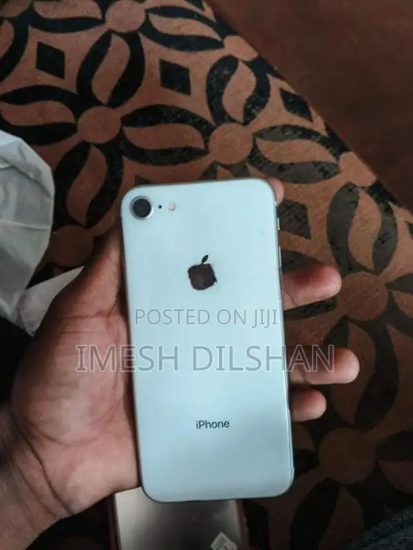 Apple iPhone 8 (Used)