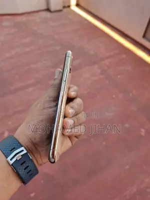 Apple iPhone XS (Used)