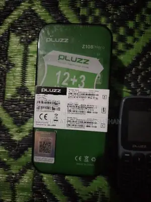 Pluzz Button Phone (Used)