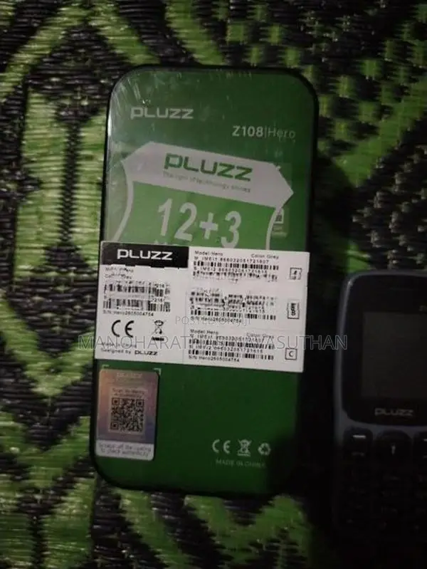 Pluzz Button Phone (Used)