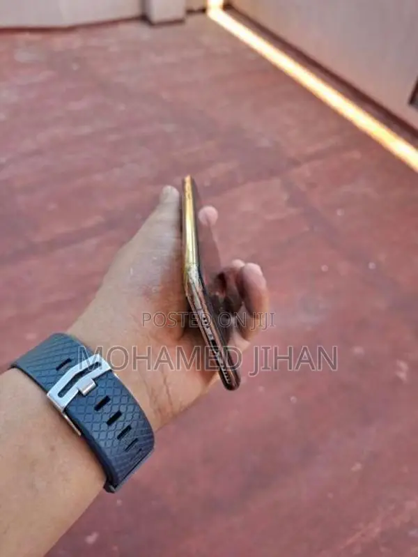 Apple iPhone XS (Used)