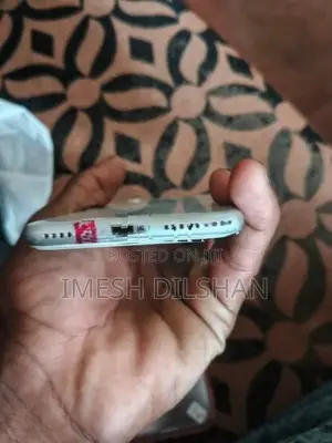 Apple iPhone 8 (Used)