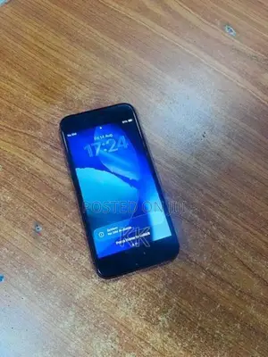 Apple iPhone SE 3 5G 128GB (Used)