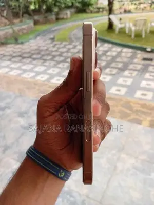 Apple iPhone 16 Pro (Used)