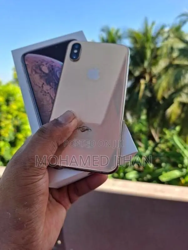 Apple iPhone XS (Used)