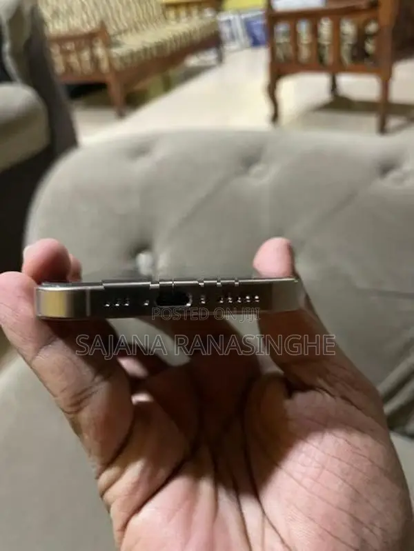 Apple iPhone 16 Pro (Used)