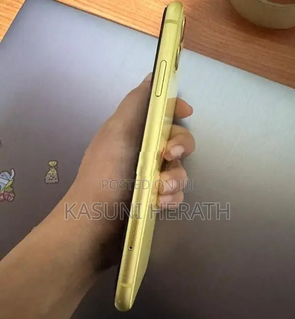 Apple iPhone 11 (Used)