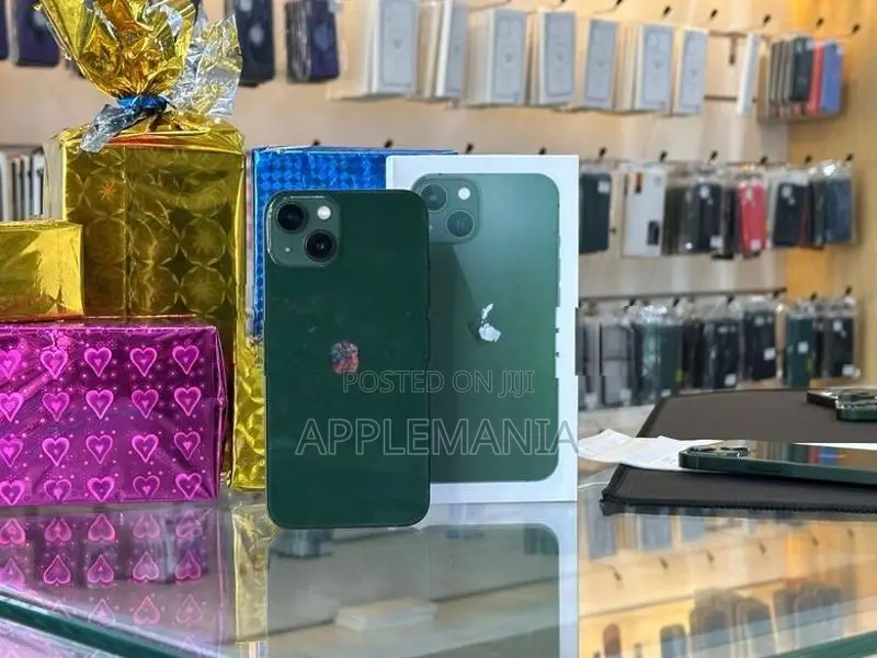 Apple iPhone 13 128GB (Used)