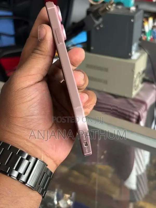Apple iPhone 15 512gb (Used)