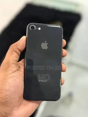 Apple iPhone 8 (Used)