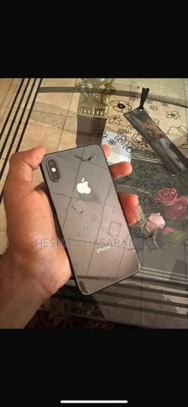 Apple iPhone X (Used)