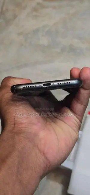 Apple iPhone 11 (Used)