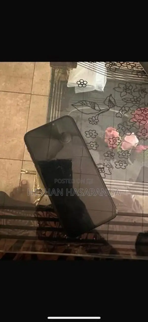 Apple iPhone X (Used)