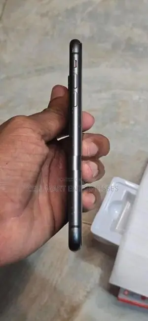 Apple iPhone 11 (Used)
